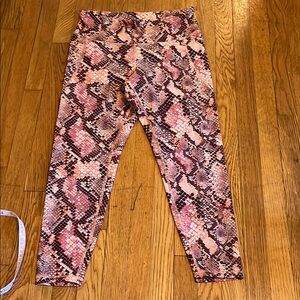 Old Navy Active Elevate Legging, Go Dry XL, snake print w/ pockets!